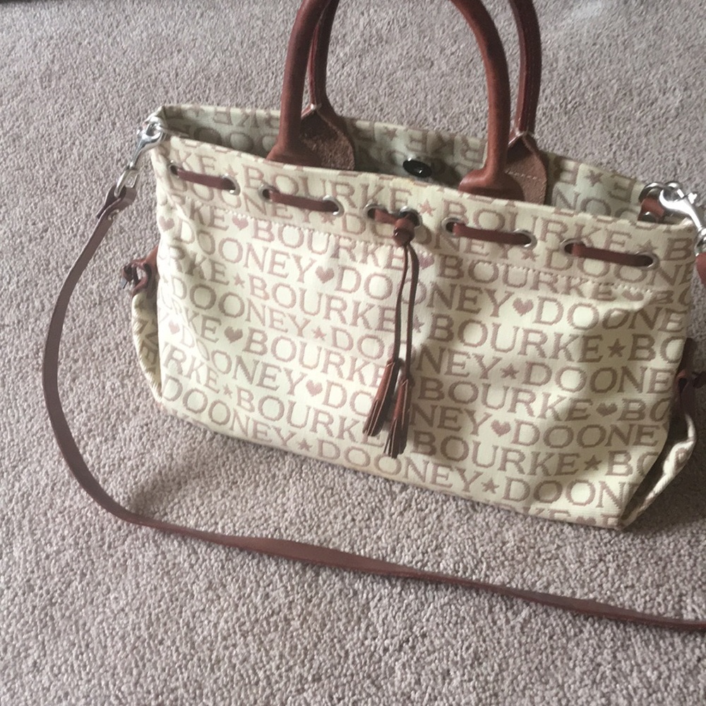 Dooney and Bourke top handle print bag